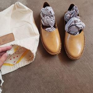 Mohinders, women's, veg tanned